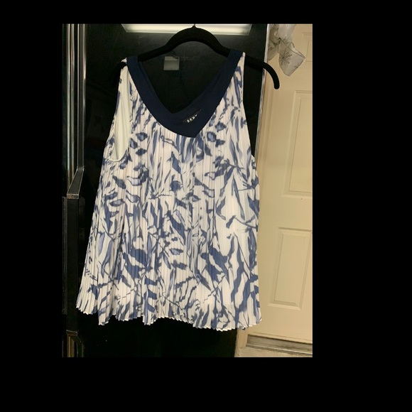 DKNY womens no sleeves size XL